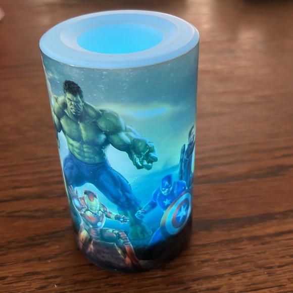 Marvel Avengers Flameless Flicker Color Changing Kids Bed Side led Candle - Picture 6 of 13